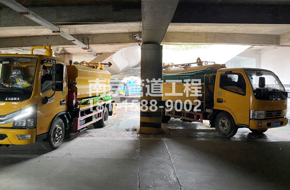 274吴边村商场地下室化粪池清理