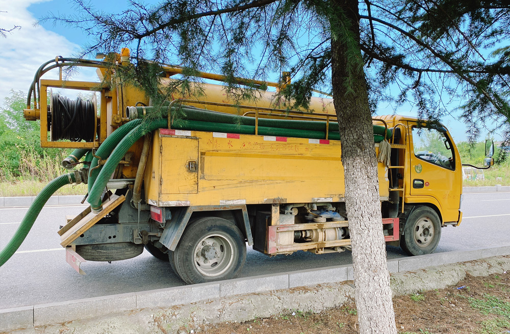 283吴边村清洗抽粪车